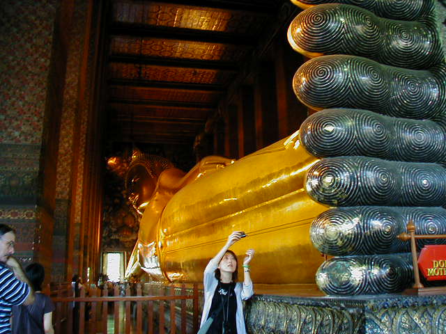 040626bangkok1106watpho.jpg