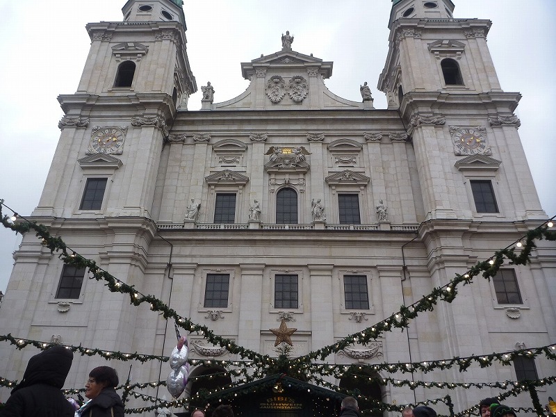 20141207salzburg1316domplatz.jpg