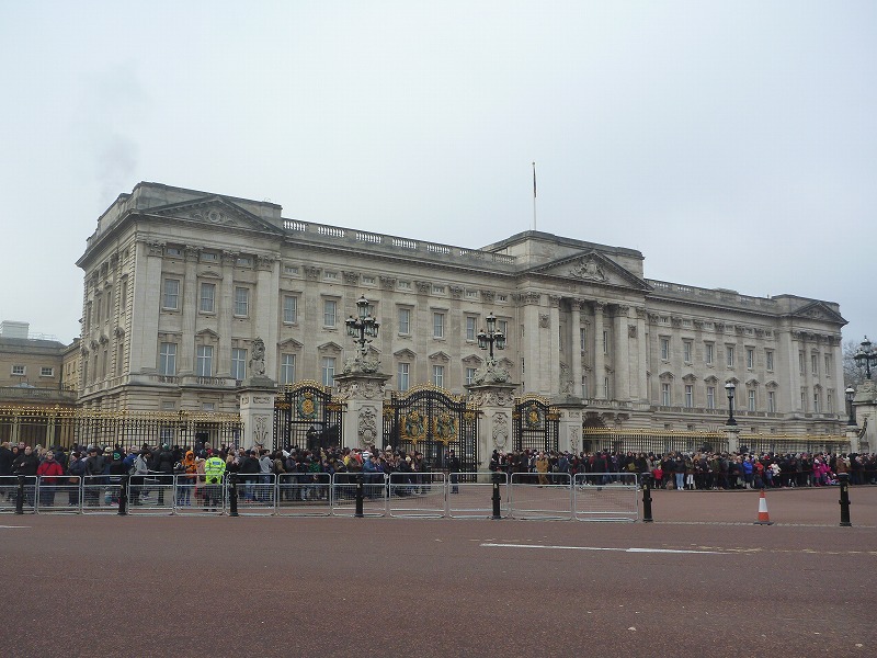20161201_1108buckingham_palace.jpg
