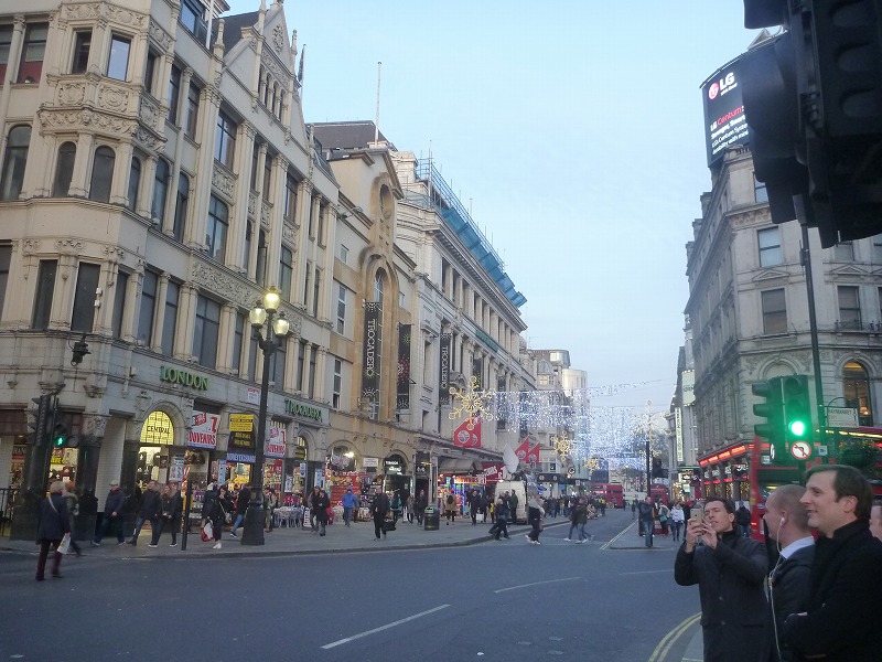 20161205_1541piccadilly_circus.jpg