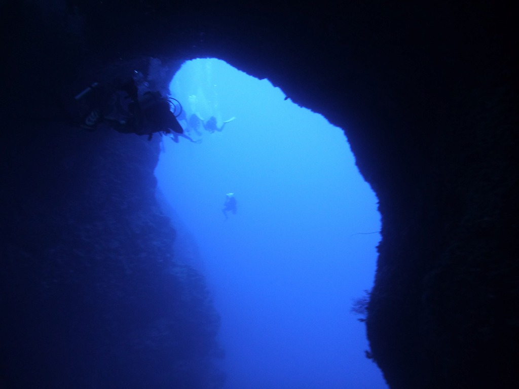 181203guam_bluehole1023a.jpg